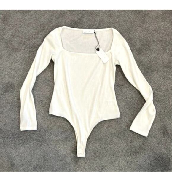 ASTR The Label Bodysuit Ribbed Winter White M NWT - Picture 4 of 9